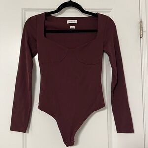 Aritzia Contour Long Sleeve Bodysuit